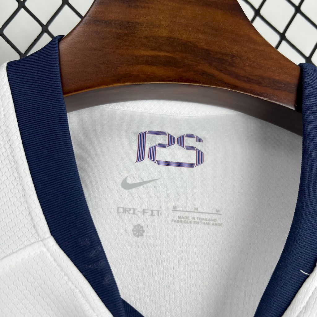 BARCELONA WHITE 25/26 MAN SHOOTING