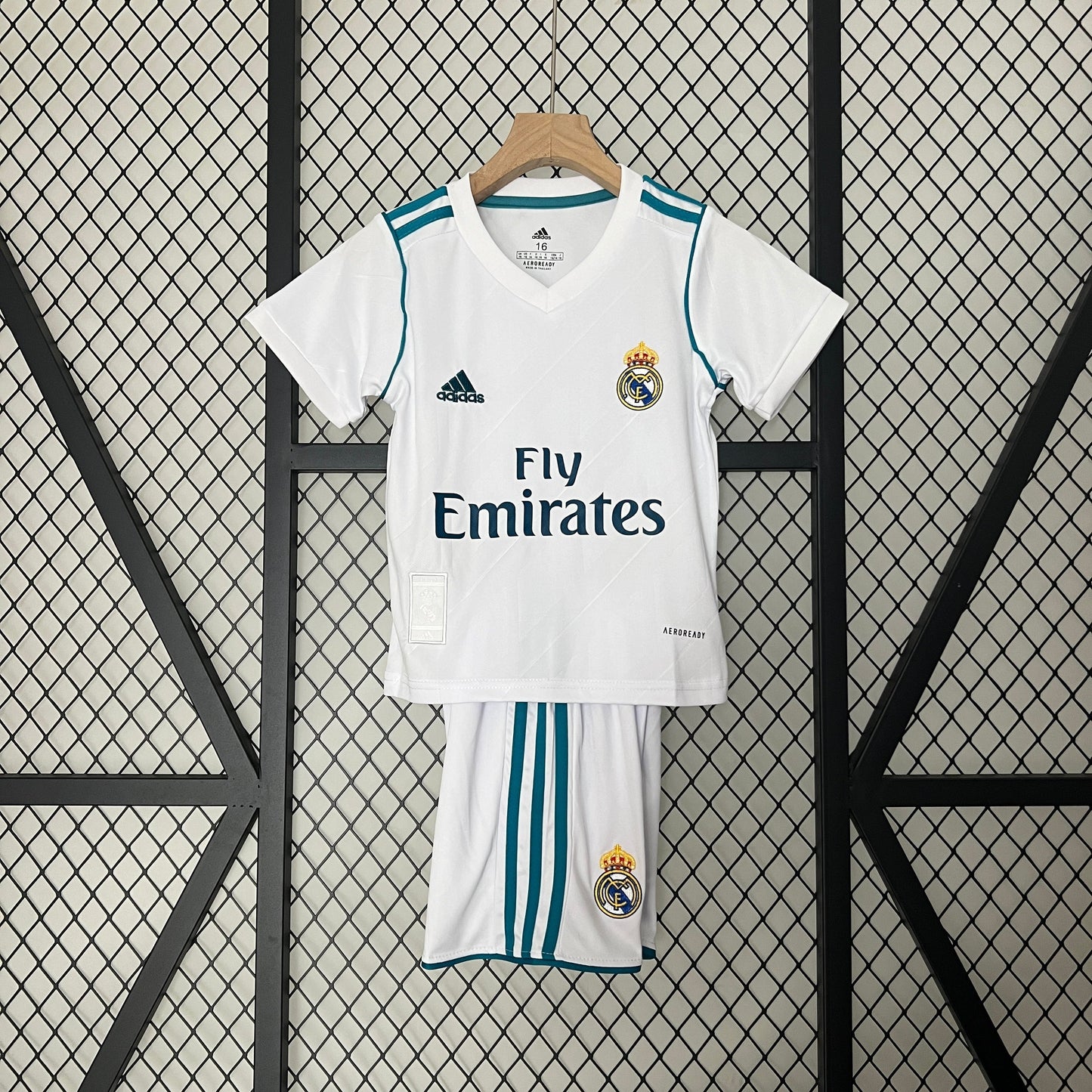 REAL MADRID I 17/18 CHILDREN'S KIT (RETRO)