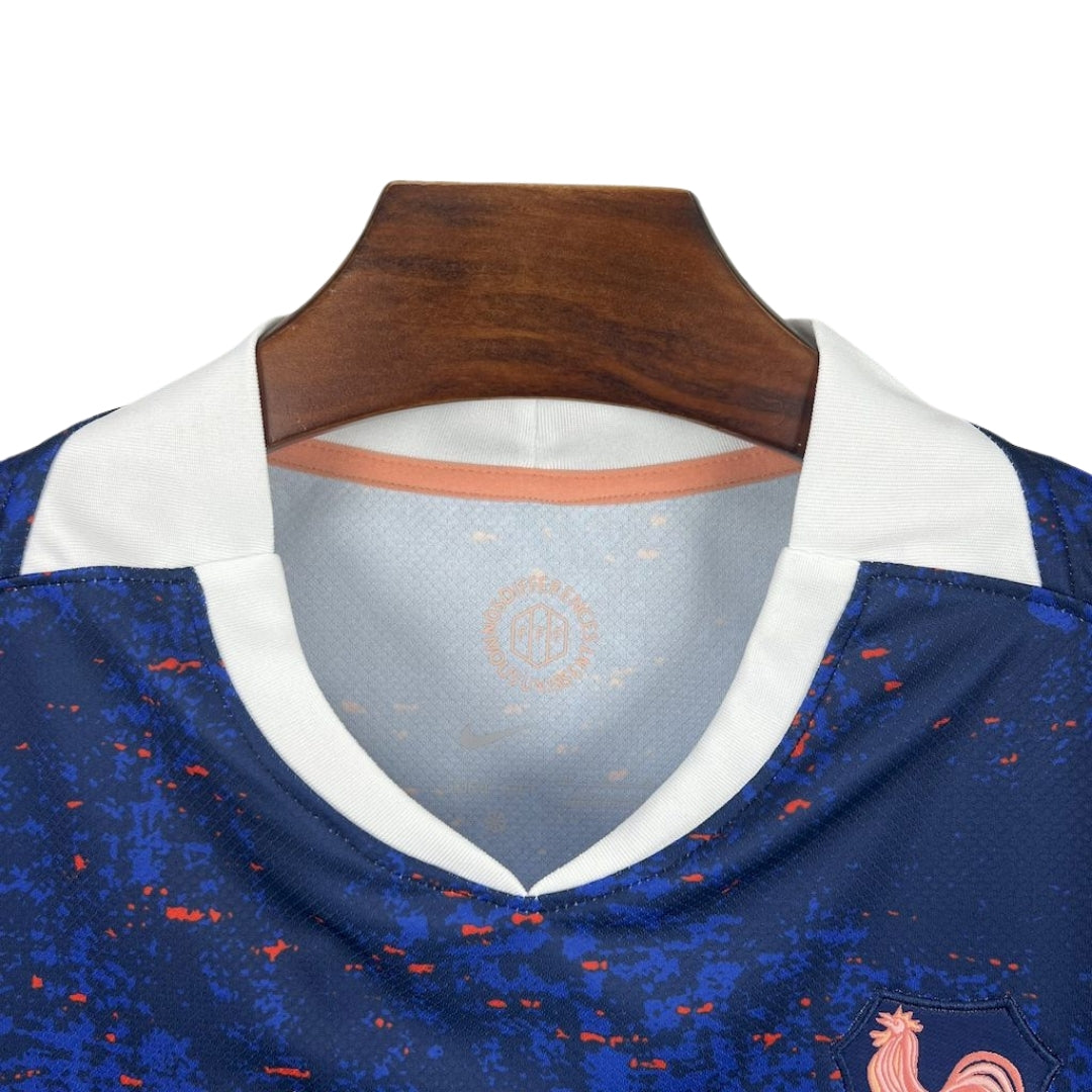 FRANCE | 25/26 WOMAN