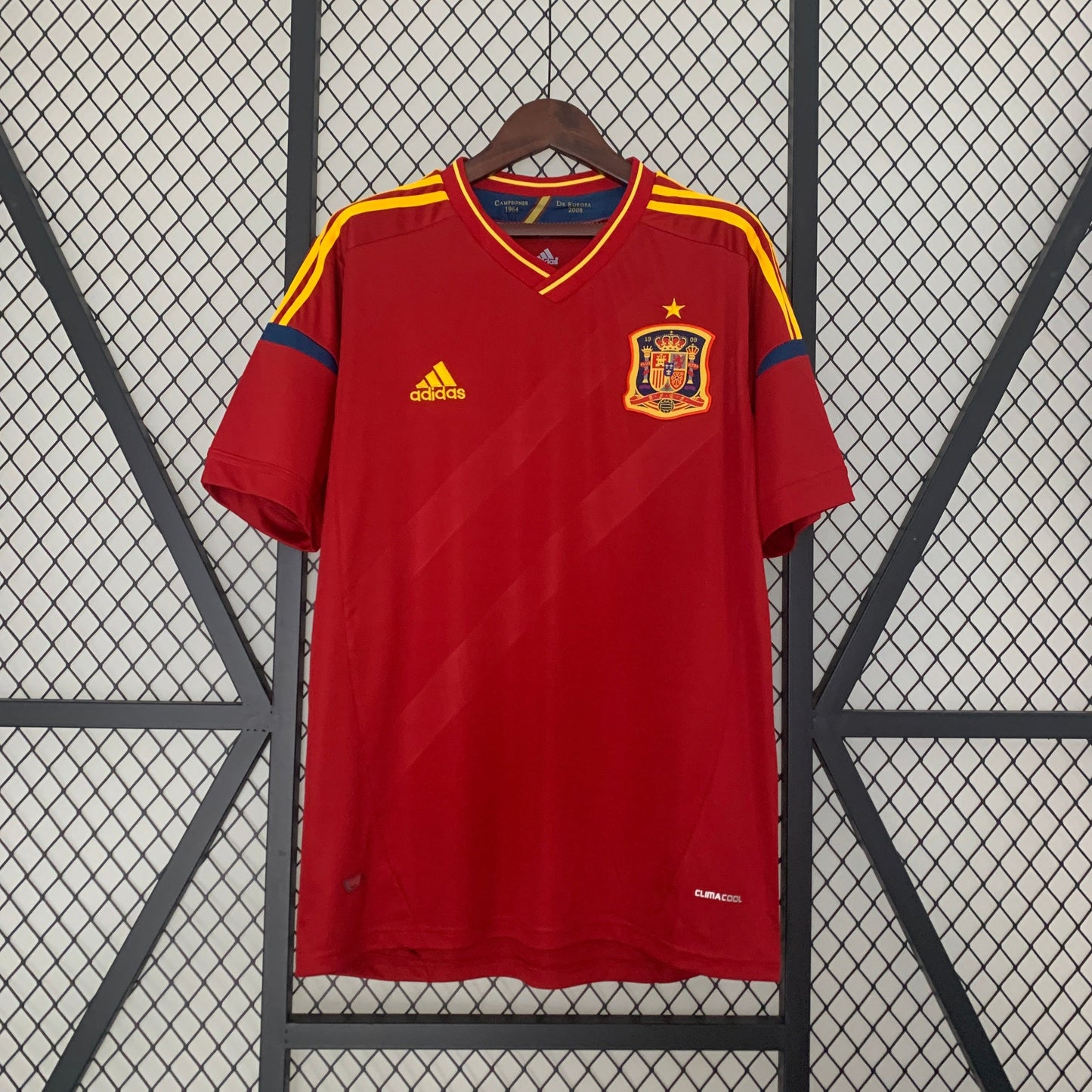 SPAIN | 2012 MAN (RETRO) 