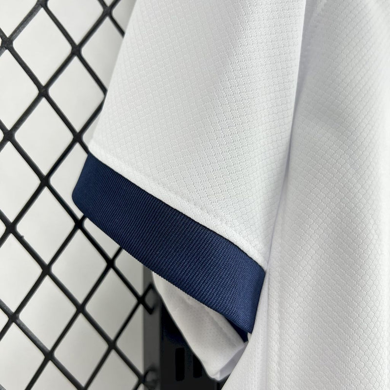 BARCELONA BLANCA 25/26 FAN LANZAMIENTO