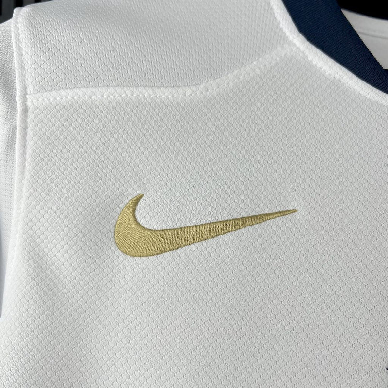 BARCELONA BLANCA 25/26 FAN LANZAMIENTO