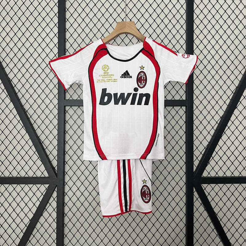MILAN II 06/07 EDICIÓN LIMITADA CHAMPNHIONS LEAGUE KIDS SET (RETRO)