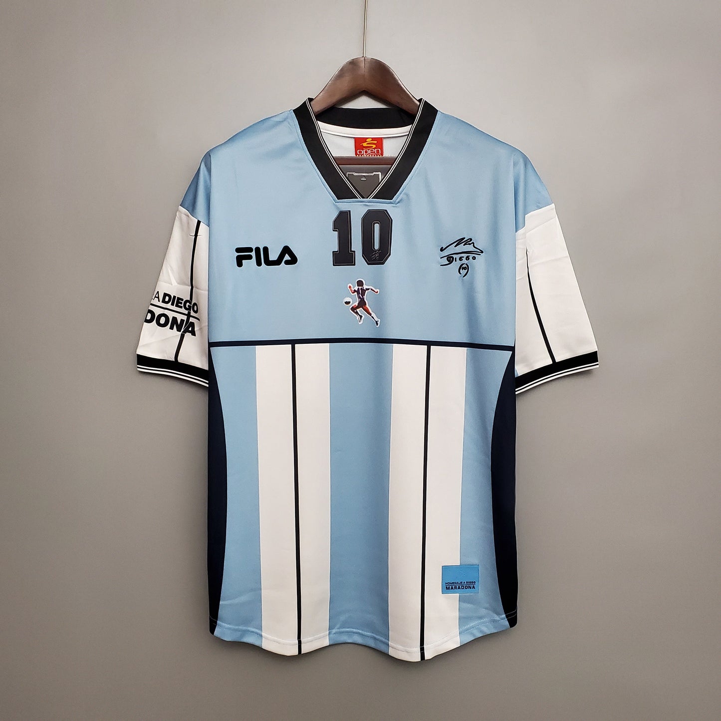 ARGENTINA COMMEMORATIVE EDITION 2001 MAN (RETRO) 