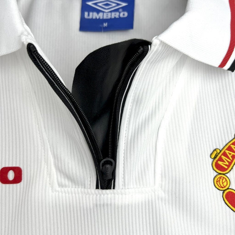 MANCHESTER UNITED 98/99 BLANCO FAN (RETRO)